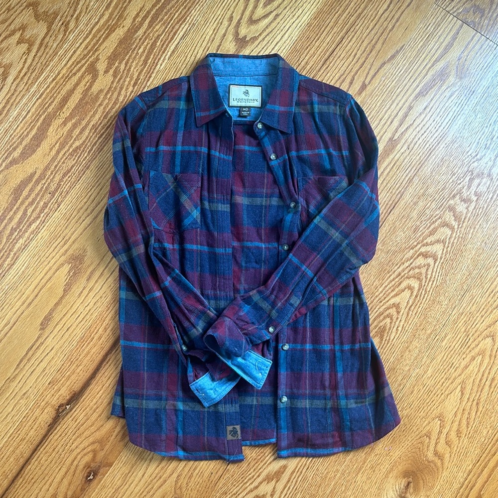 LEGENDARY WHITETAILS WOMEN'S COTTAGE ESCAPE FLANNEL SHIRT  size M “sangria plaid
